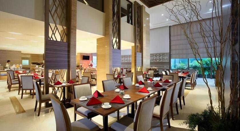 Hotel Grandhika Iskandarsyah 4*
