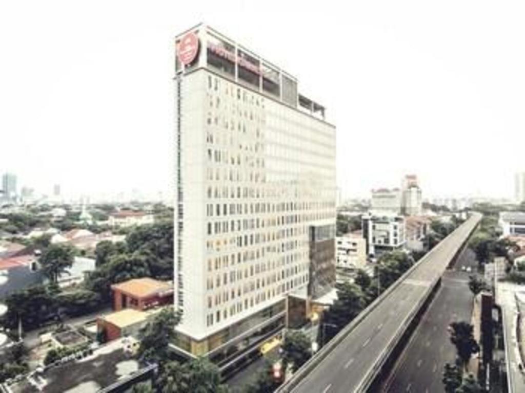 Grandhika Iskandarsyah 4*